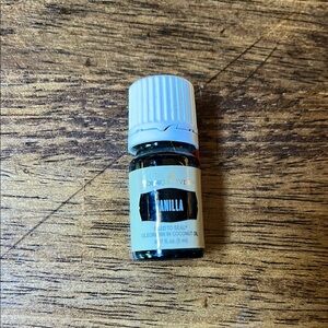 Young Living Vanilla Oil with White Cap